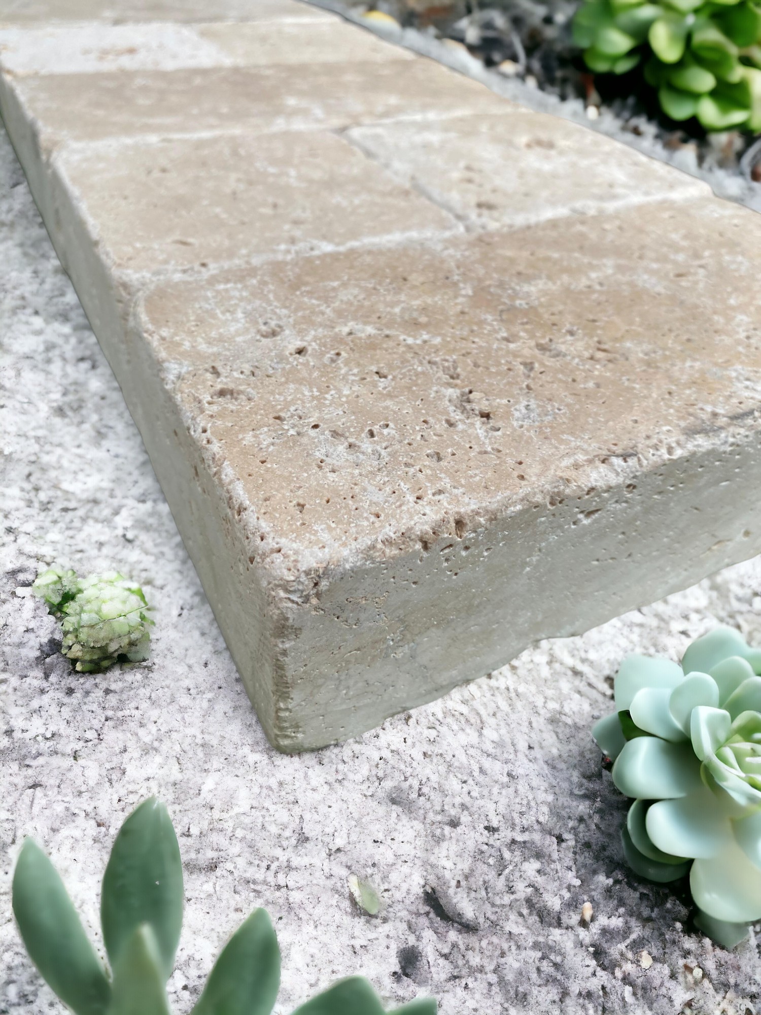 Travertine Ivory Paver Tumbled 10,2x10,2x5 cm (100 pieces set)